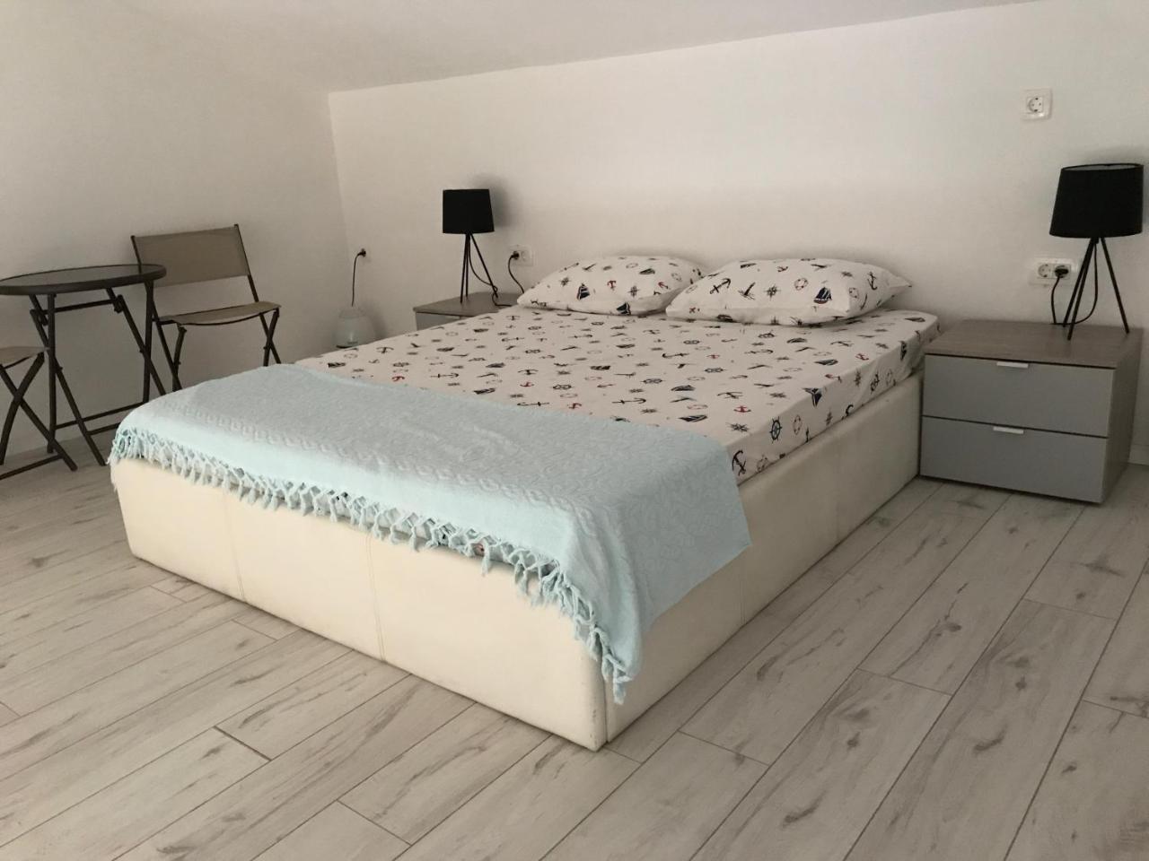 Loft Infinity Apartman Petrovac Kültér fotó